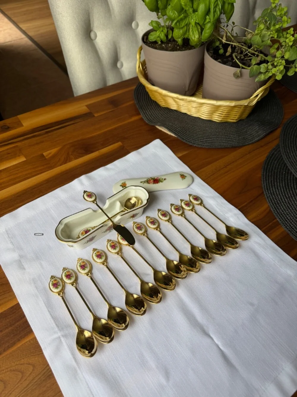 Vintage Gold Tone 14pc Tea Spoon Set in Old Country Roses Style with Caddy